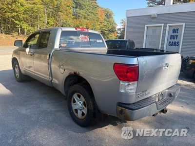 Trzecie zdjęcie samochodu z tyłu: 2011 TOYOTA TUNDRA DOUBLE CAB SR5 VIN:5TFUM5F12BX024796 - miniatura