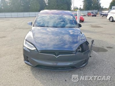 Piąte zdjęcie samochodu w środku: 2016 TESLA MODEL X VIN:5YJXCDE25GF026466 - miniatura