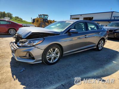 2018 HYUNDAI SONATA LIMITED 5NPE34AF4JH635427 - główne zdjęcie licytacji z USA - miniatura