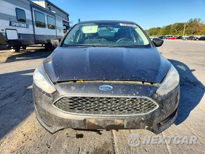 Piąte zdjęcie samochodu w środku: 2017 FORD FOCUS S VIN:1FADP3E28HL244827 - miniatura