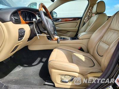 Zdjęcie 7 z 12 samochodu: 2008 JAGUAR XJ8 VIN:SAJWA71BX8SH24458 - miniatura