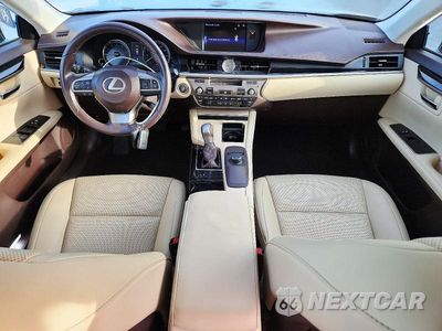 Zdjęcie 8 z 12 samochodu: 2016 LEXUS ES 350 VIN:58ABK1GG0GU016895 - miniatura