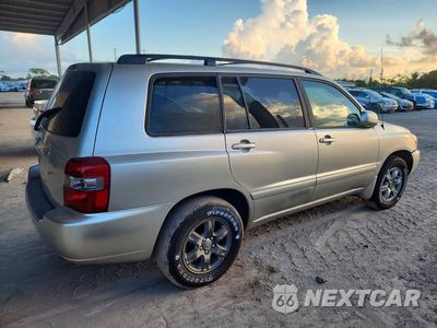 Trzecie zdjęcie samochodu z tyłu: 2006 TOYOTA HIGHLANDER BASE VIN:JTEDD21A160132729 - miniatura