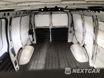 Zdjęcie 10 z 14 samochodu: 2017 CHEVROLET EXPRESS G2500 VIN:1GCWGAFF4H1109123 - miniatura