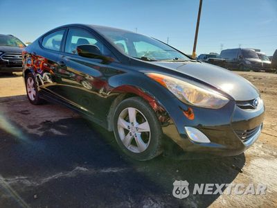 Czwarte zdjęcie samochodu z boku: 2012 HYUNDAI ELANTRA GLS VIN:KMHDH4AE7CU277796 - miniatura