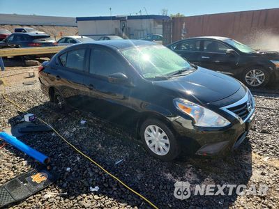 Czwarte zdjęcie samochodu z boku: 2017 NISSAN VERSA 1.6 S VIN:3N1CN7AP5HL807747 - miniatura