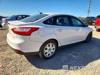 Trzecie zdjęcie samochodu z tyłu: 2012 FORD FOCUS SE VIN:1FAHP3F25CL179573 - miniatura