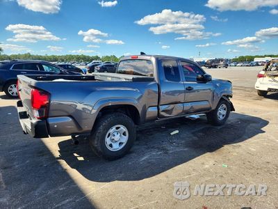 Trzecie zdjęcie samochodu z tyłu: 2018 TOYOTA TACOMA SR VIN:5TFRX5GN0JX123338 - miniatura