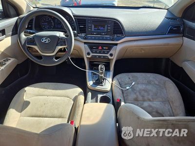 Zdjęcie 8 z 12 samochodu: 2017 HYUNDAI ELANTRA SE VIN:5NPD74LF4HH125618 - miniatura