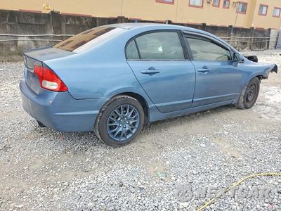 Trzecie zdjęcie samochodu z tyłu: 2007 HONDA CIVIC LX VIN:2HGFA16547H512786 - miniatura