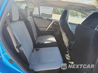 Zdjęcie 11 z 13 samochodu: 2018 TOYOTA RAV4 XLE VIN:JTMWFREV8JD115361 - miniatura