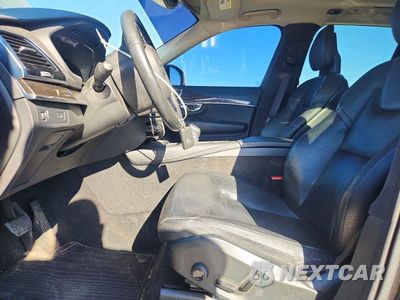 Zdjęcie 7 z 13 samochodu: 2016 VOLVO XC90 T6 VIN:YV4A22PK5G1067597 - miniatura