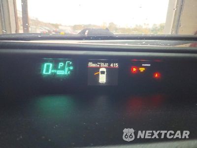 Zdjęcie 9 z 12 samochodu: 2013 TOYOTA PRIUS C TWO VIN:JTDKDTB32D1536311 - miniatura