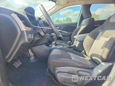 Zdjęcie 7 z 13 samochodu: 2018 JEEP CHEROKEE LATITUDE VIN:1C4PJMCB4JD610106 - miniatura