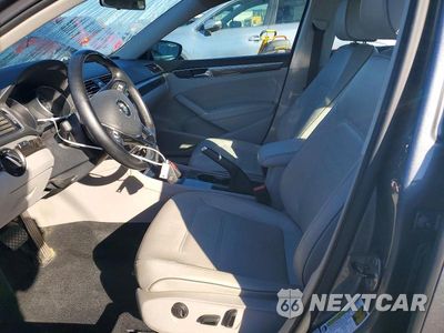 Zdjęcie 7 z 13 samochodu: 2017 VOLKSWAGEN PASSAT SE VIN:1VWBT7A32HC025328 - miniatura