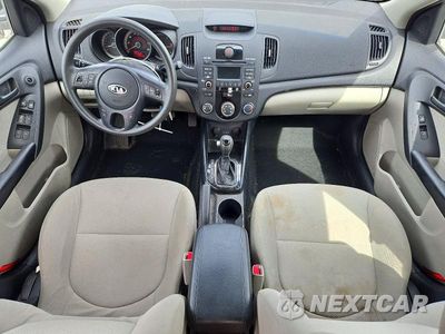 Zdjęcie 8 z 13 samochodu: 2012 KIA FORTE EX VIN:KNAFU4A20C5643099 - miniatura