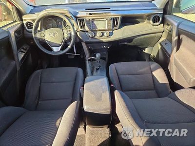 Zdjęcie 8 z 14 samochodu: 2018 TOYOTA RAV4 LE VIN:JTMZFREVXJD120008 - miniatura