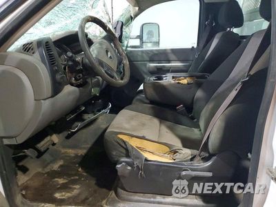 Zdjęcie 7 z 12 samochodu: 2009 CHEVROLET SILVERADO C2500 HEAVY DUTY VIN:1GBHC44K49E127366 - miniatura