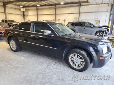 Czwarte zdjęcie samochodu z boku: 2010 CHRYSLER 300 TOURING VIN:2C3CA5CV8AH289841 - miniatura