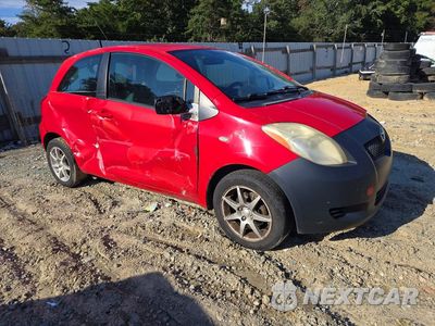 Czwarte zdjęcie samochodu z boku: 2007 TOYOTA YARIS BASE VIN:JTDJT923775084077 - miniatura