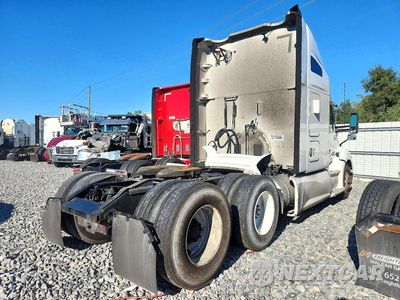 Trzecie zdjęcie samochodu z tyłu: 2020 KENWORTH T680 SEMI TRUCK VIN:1XKYDP9X2LJ311142 - miniatura