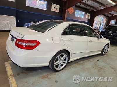 Trzecie zdjęcie samochodu z tyłu: 2011 MERCEDES-BENZ E 350 4MATIC VIN:WDDHF8HB4BA385426 - miniatura