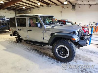 Czwarte zdjęcie samochodu z boku: 2018 JEEP WRANGLER UNLIMITED SPORT VIN:1C4HJXDG8JW128906 - miniatura