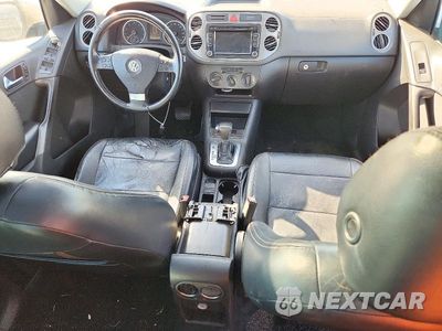 Zdjęcie 8 z 13 samochodu: 2010 VOLKSWAGEN TIGUAN S VIN:WVGAV7AX0AW508764 - miniatura