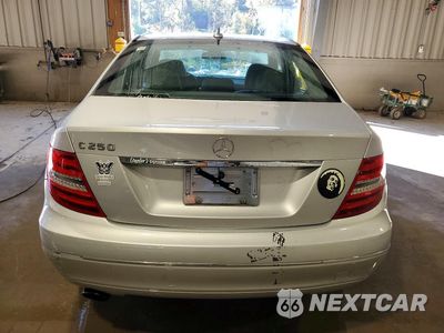 Zdjęcie 6 z 12 samochodu: 2013 MERCEDES-BENZ C 250 VIN:WDDGF4HB9DR294709 - miniatura