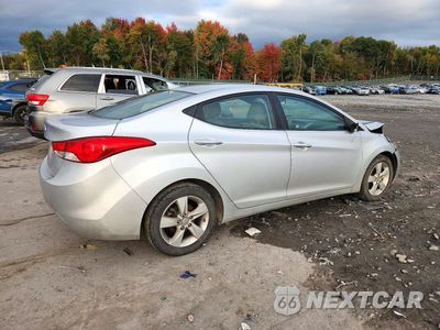 Trzecie zdjęcie samochodu z tyłu: 2013 HYUNDAI ELANTRA GLS VIN:5NPDH4AE2DH303785 - miniatura