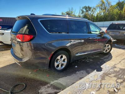 Trzecie zdjęcie samochodu z tyłu: 2017 CHRYSLER PACIFICA TOURING L PLUS VIN:2C4RC1EG0HR851145 - miniatura