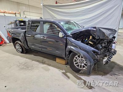 Czwarte zdjęcie samochodu z boku: 2025 TOYOTA TACOMA LIMITED VIN:3TMLB5JN3SM093577 - miniatura