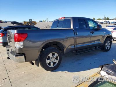 Trzecie zdjęcie samochodu z tyłu: 2011 TOYOTA TUNDRA DOUBLE CAB SR5 VIN:5TFUW5F17BX208626 - miniatura
