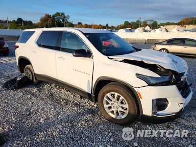 Czwarte zdjęcie samochodu z boku: 2023 CHEVROLET TRAVERSE LS VIN:1GNERFKW5PJ332883 - miniatura
