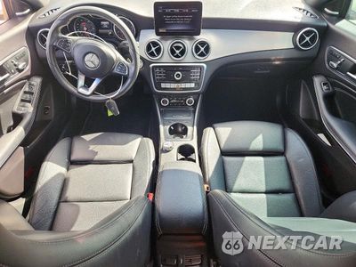 Zdjęcie 8 z 13 samochodu: 2018 MERCEDES-BENZ CLA 250 VIN:WDDSJ4EB5JN614558 - miniatura