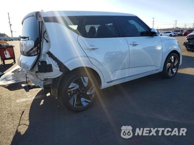 Trzecie zdjęcie samochodu z tyłu: 2023 KIA SOUL GT LINE VIN:KNDJ53AU6P7861001 - miniatura