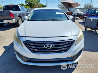 Piąte zdjęcie samochodu w środku: 2017 HYUNDAI SONATA SE VIN:5NPE34AF0FH189591 - miniatura