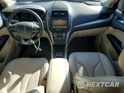 Zdjęcie 8 z 13 samochodu: 2018 LINCOLN MKC PREMIERE VIN:5LMCJ1C97JUL33129 - miniatura