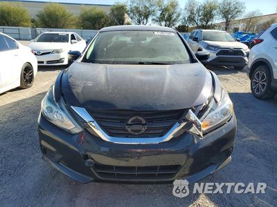Piąte zdjęcie samochodu w środku: 2018 NISSAN ALTIMA 2.5 S VIN:1N4AL3AP9JC177838 - miniatura