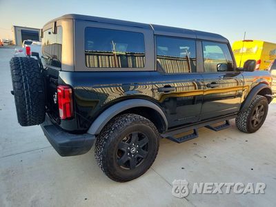 Trzecie zdjęcie samochodu z tyłu: 2024 FORD BRONCO BLACK DIAMOND VIN:1FMEE1BP7RLB19596 - miniatura