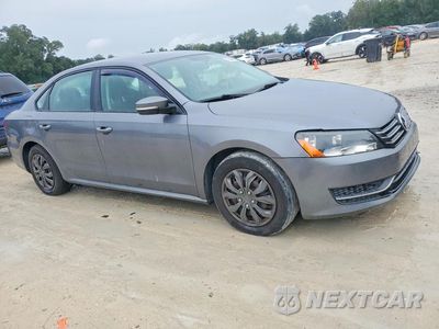 Czwarte zdjęcie samochodu z boku: 2014 VOLKSWAGEN PASSAT S VIN:1VWAP7A34EC002788 - miniatura