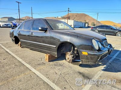 Czwarte zdjęcie samochodu z boku: 2002 MERCEDES-BENZ E 320 VIN:WDBJF65J32B485635 - miniatura