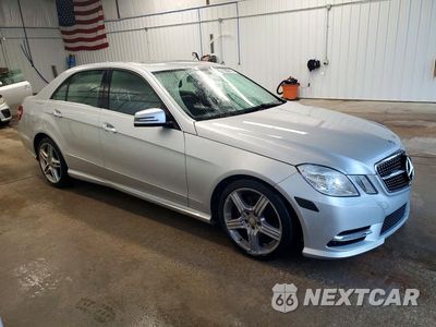 Czwarte zdjęcie samochodu z boku: 2013 MERCEDES-BENZ E 350 4MATIC VIN:WDDHF8JB2DA726190 - miniatura
