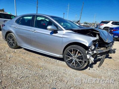 Czwarte zdjęcie samochodu z boku: 2024 TOYOTA CAMRY SE VIN:4T1G11AKXRU891403 - miniatura