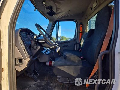 Zdjęcie 7 z 13 samochodu: 2017 FREIGHTLINER M2 106 MEDIUM DUTY VIN:1FVACWDU6HHJD5640 - miniatura