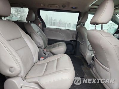 Zdjęcie 11 z 14 samochodu: 2018 TOYOTA SIENNA XLE 7-PASSENGER VIN:5TDDZ3DCXJS196802 - miniatura