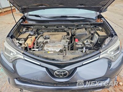 Zdjęcie 12 z 13 samochodu: 2018 TOYOTA RAV4 LIMITED VIN:JTMYFREV5JD119053 - miniatura