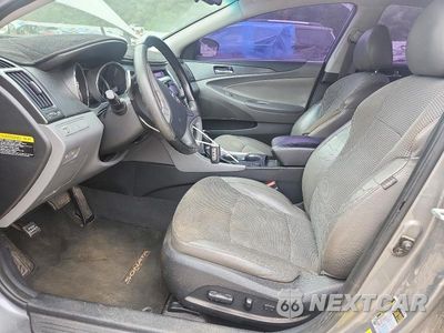 Zdjęcie 7 z 12 samochodu: 2013 HYUNDAI SONATA SE VIN:5NPEC4AC2DH787183 - miniatura