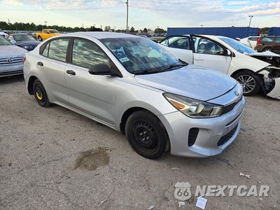 Czwarte zdjęcie samochodu z boku: 2018 KIA RIO LX VIN:3KPA24AB3JE065925 - miniatura