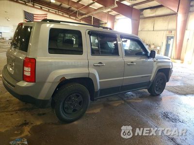 Trzecie zdjęcie samochodu z tyłu: 2014 JEEP PATRIOT SPORT VIN:1C4NJPBA2ED925204 - miniatura